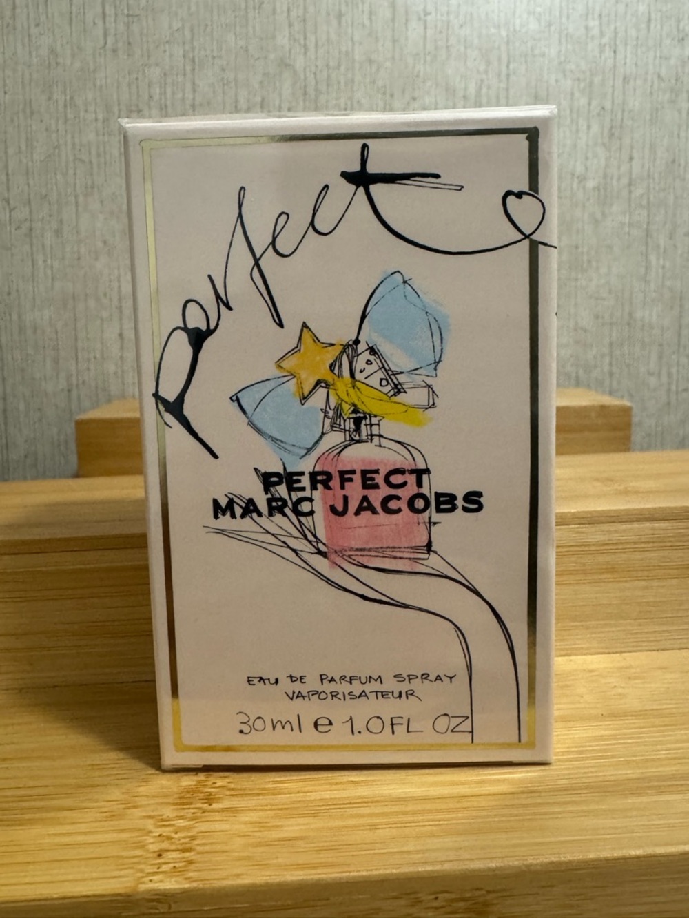 Perfect Marc Jacobs box - Pink & Blue Bottle Illustration